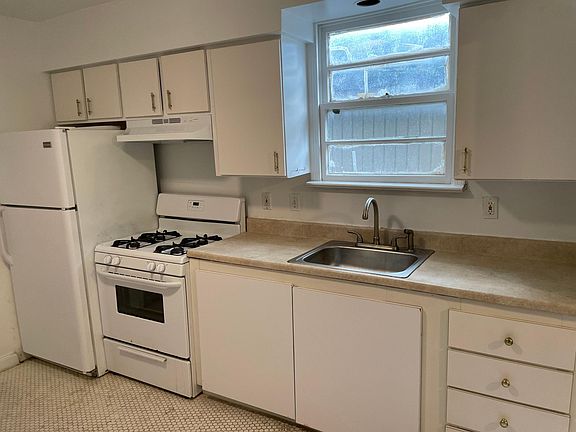 2nd image of 213 S Saint Patrick St