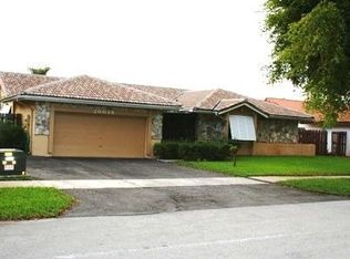 20038 NW 65th Ct, Hialeah, FL 33015