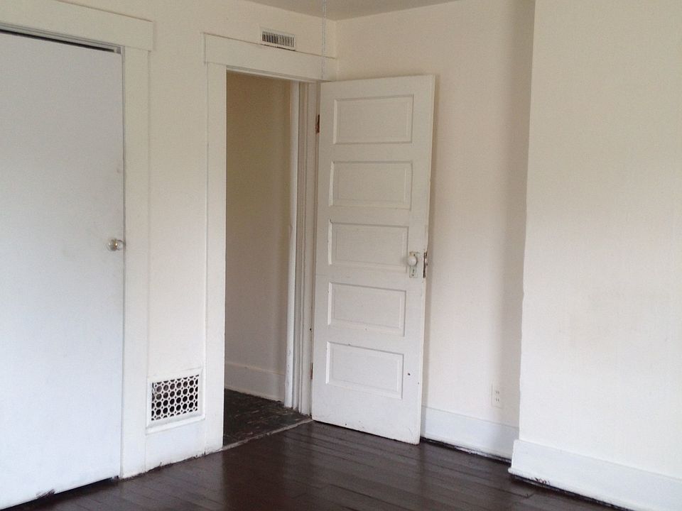 2nd image of 119 Neal Ave APT 2
