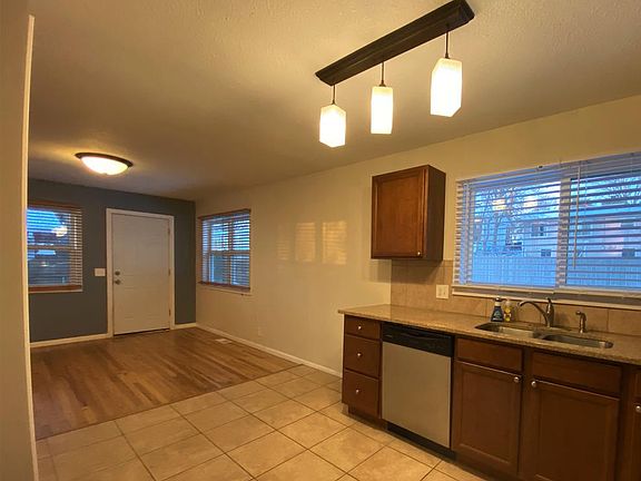 2nd image of 2515 Belle Crest Dr