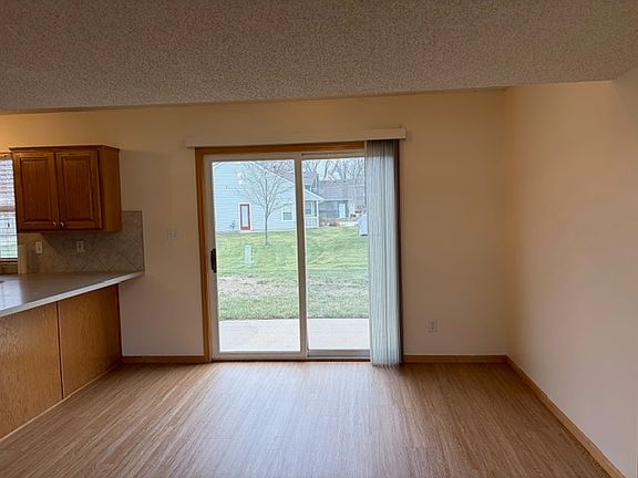 3rd image of 611 Goodrich Dr