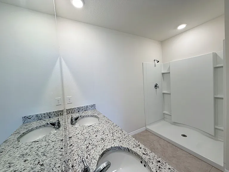 2703 Rowan St — Photo 12