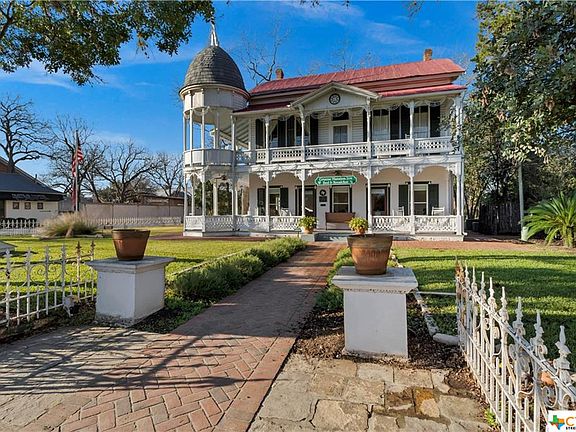 5th image of 2032 Cowan Dr