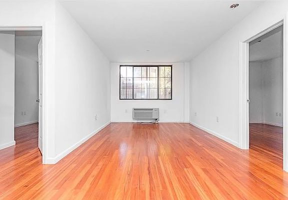 4th image of 24 Lawton St APT 5C