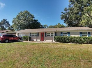 1504 W Palm Cir, Valrico, FL 33596