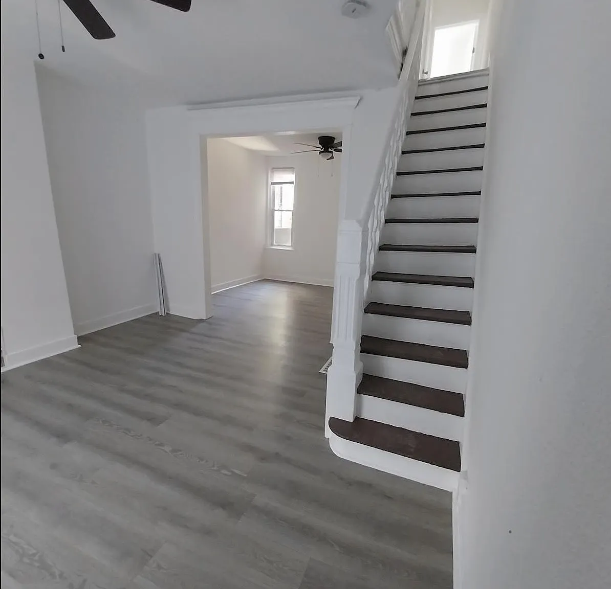 3 bed, 1.0 bath, 1000 sqft, $910 — Photo 2