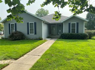 1200 S 17th St, Mattoon, IL 61938