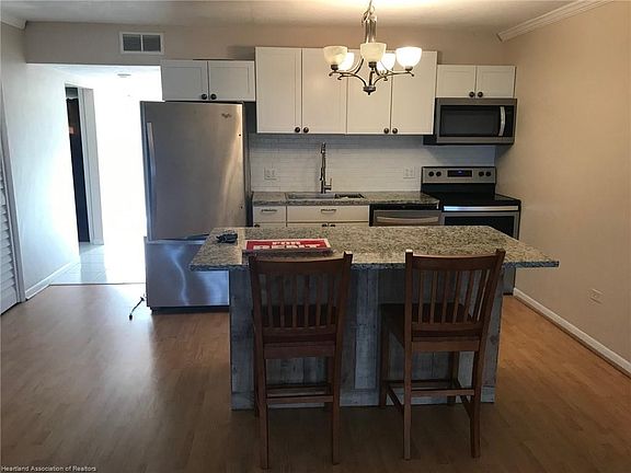 2nd image of 418 Lake Clay Dr S