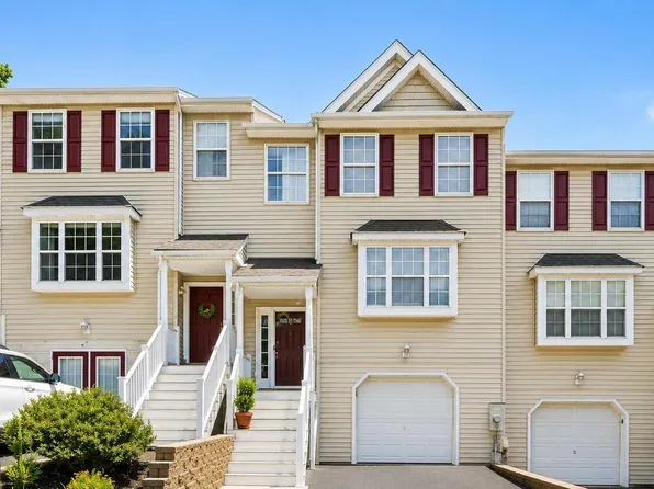 16 Linda Ln, Aston, PA 19014