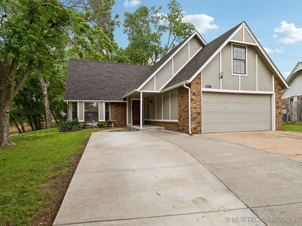 1308 W El Paso St, Broken Arrow, OK 74012