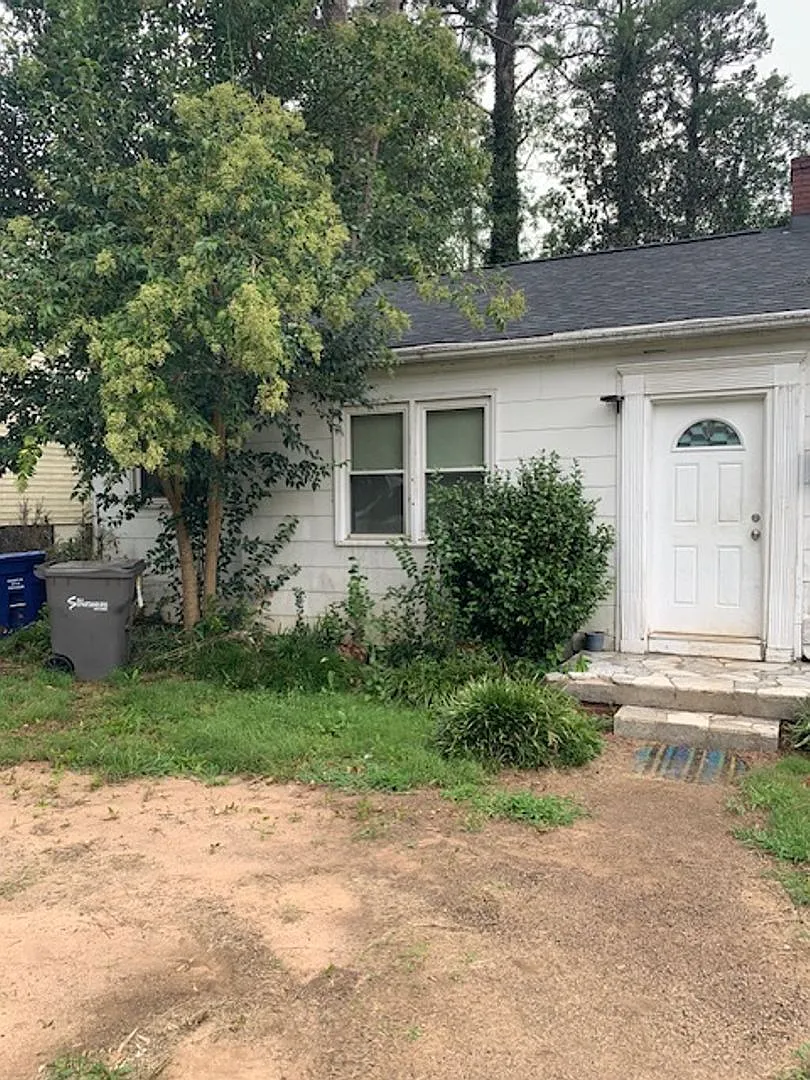 114 Rosemary Rd — Photo 3