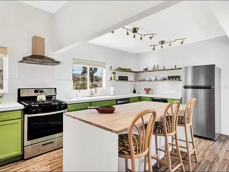 7445 Joshua View Dr — Photo 10
