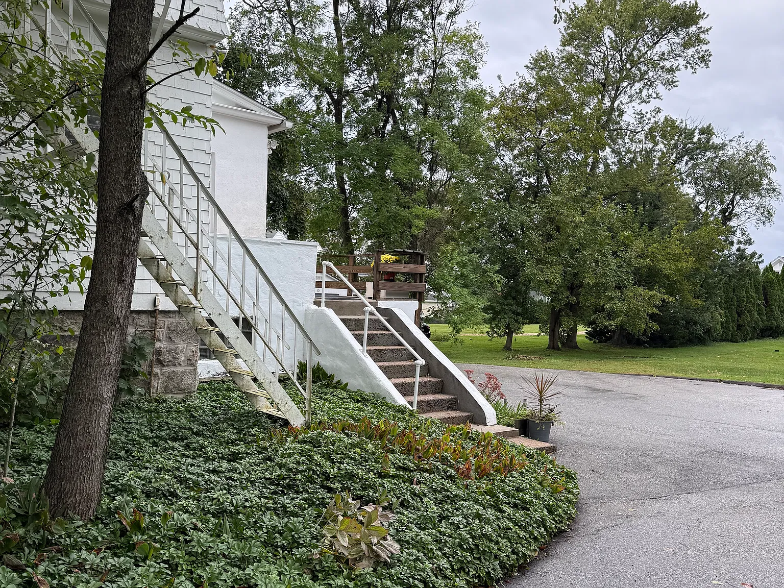 1 bed, 900 sqft, $2,200 — Photo 3