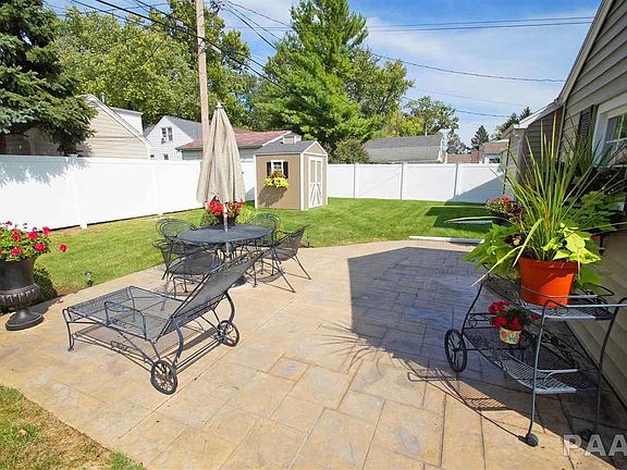 3rd image of 1017 E Richwoods Blvd