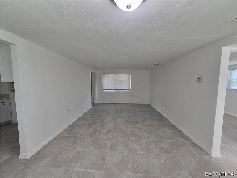 27 E Lemon St — Photo 6