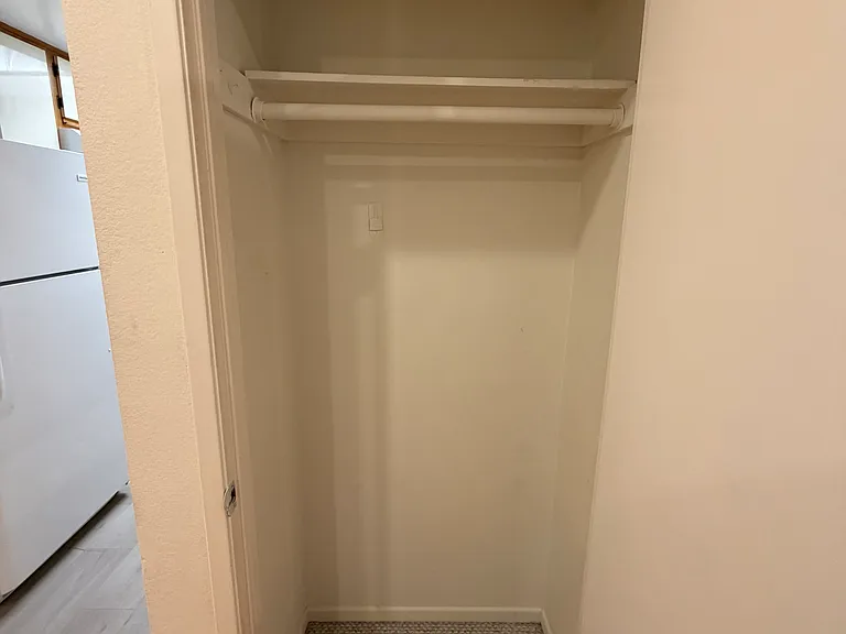 857 S Plymouth Blvd #303 — Photo 7