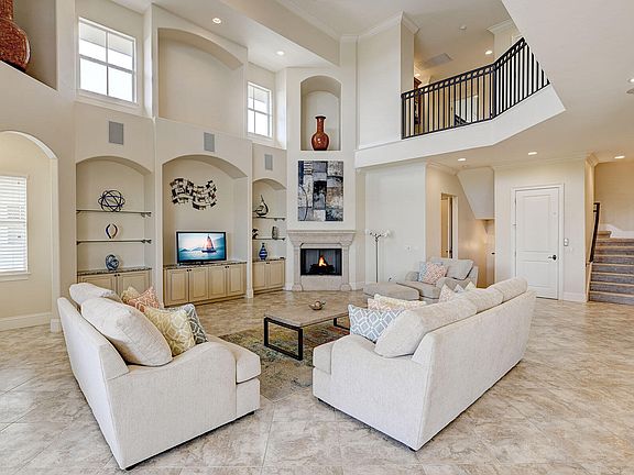 5th image of 874 Hideaway Cir N