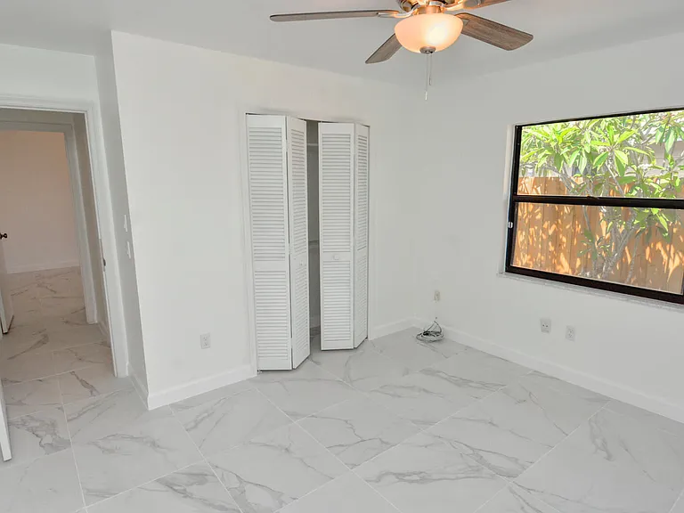 943 SE Browning Ave — Photo 23