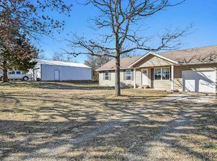 27 Oak Crest Dr, Marshfield, MO 65706