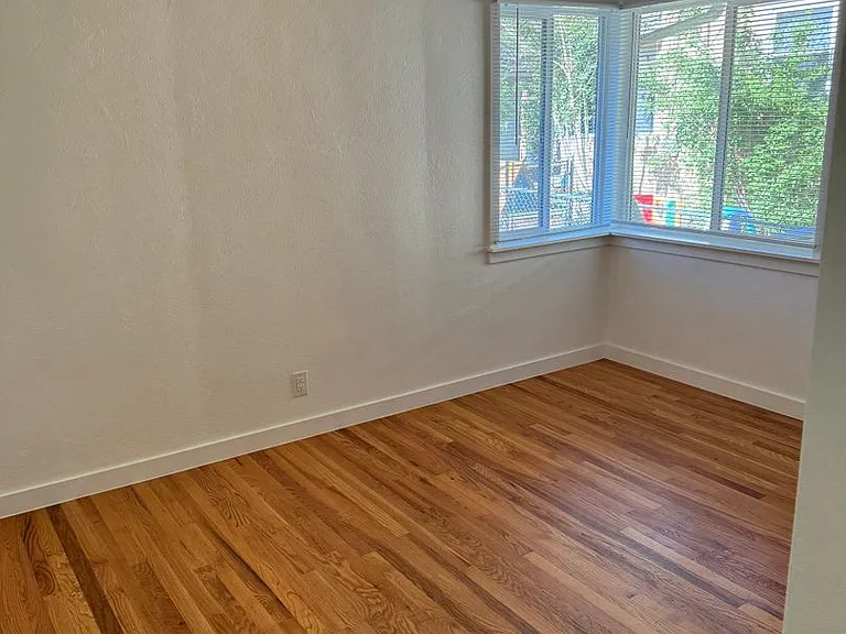 326 Stewart — Photo 12