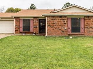 533 Brandon St, Grand Prairie, TX 75052