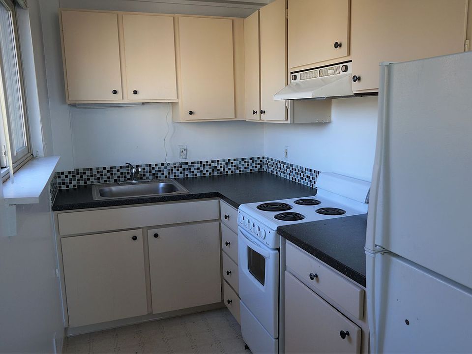 1st image of 1417 Belmont Ave APT 301