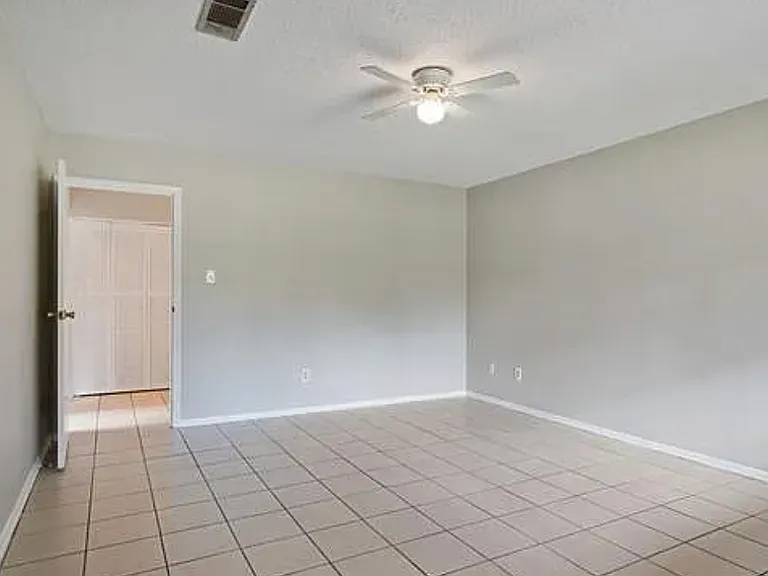 18173 Holly Ridge Dr — Photo 3