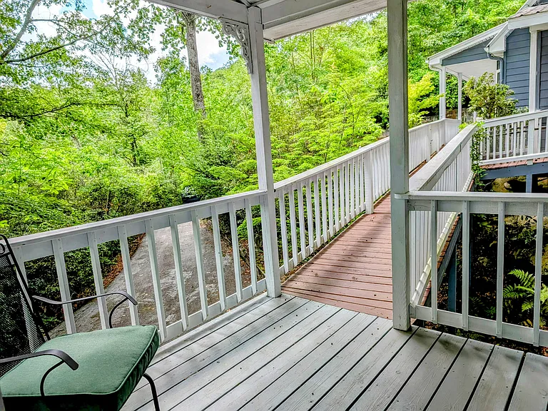 524 Stornoway Dr — Photo 66