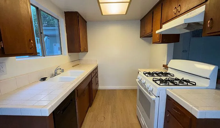 1625 Raymond Hill Rd #5 — Photo 4