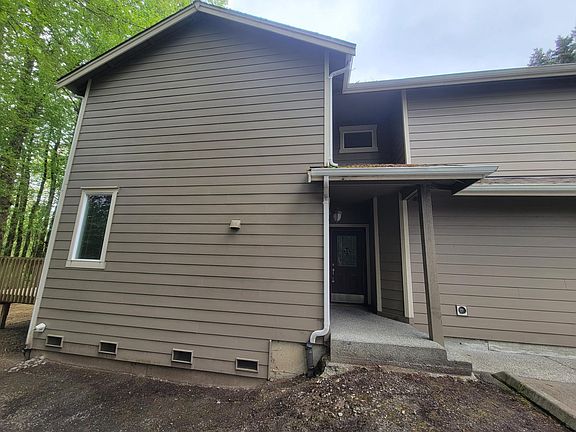 4th image of 20824 Larch Way #A