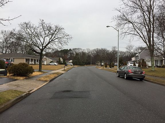 5th image of 333 Barcelona Dr