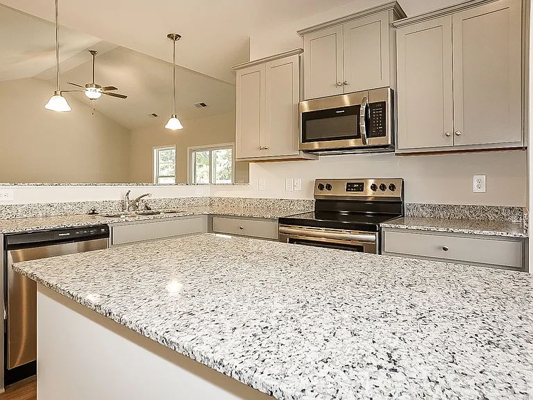 360 Bainbridge Dr — Photo 6