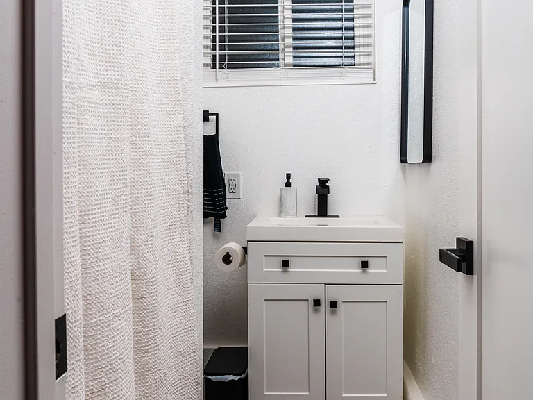 3436 Martin Ave — Photo 4
