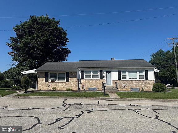 2nd image of 1000 W Elm Ave