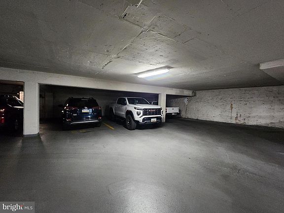 5th image of 3601 Greenway #P-1030