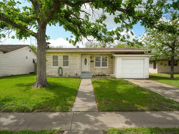 804 Edwards St, Sinton, TX 78387