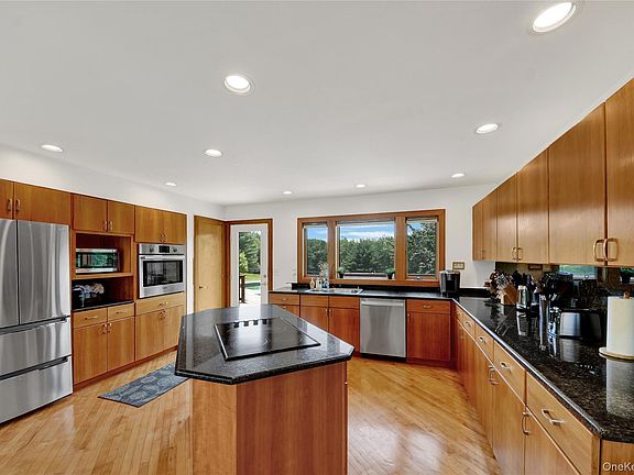 5th image of 99 Whitlock Road