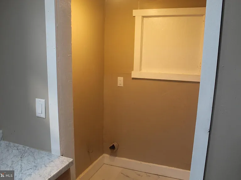 446 Goethe St — Photo 12