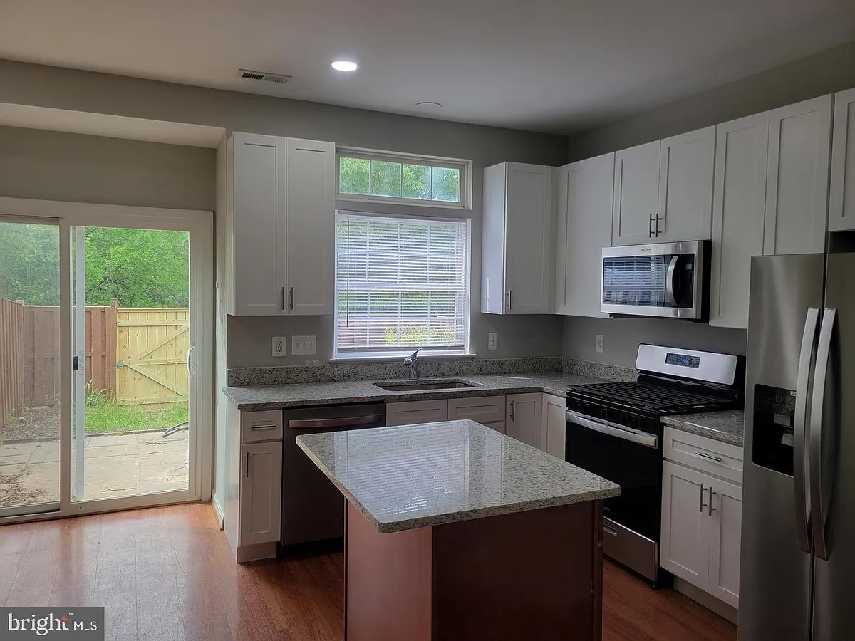 Building Photo - 44189 Litchfield Ter