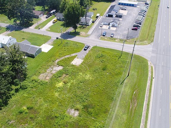 3rd image of 3234 Estes Ln