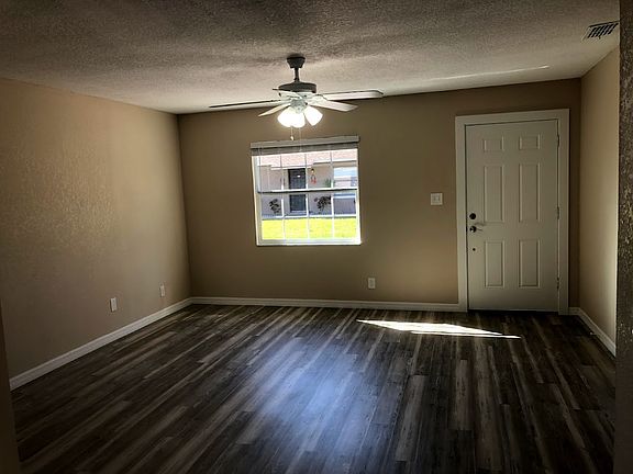 4th image of 819 W Orange St
