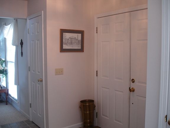 5th image of 2213 Meadowridge Dr