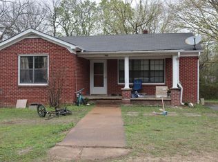 368 W 3rd St, Parsons, TN 38363