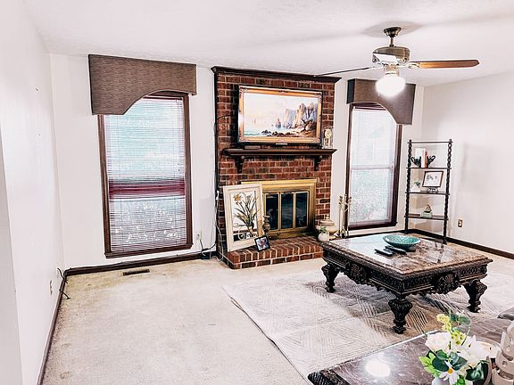 3rd image of 617 Lufkin Cir