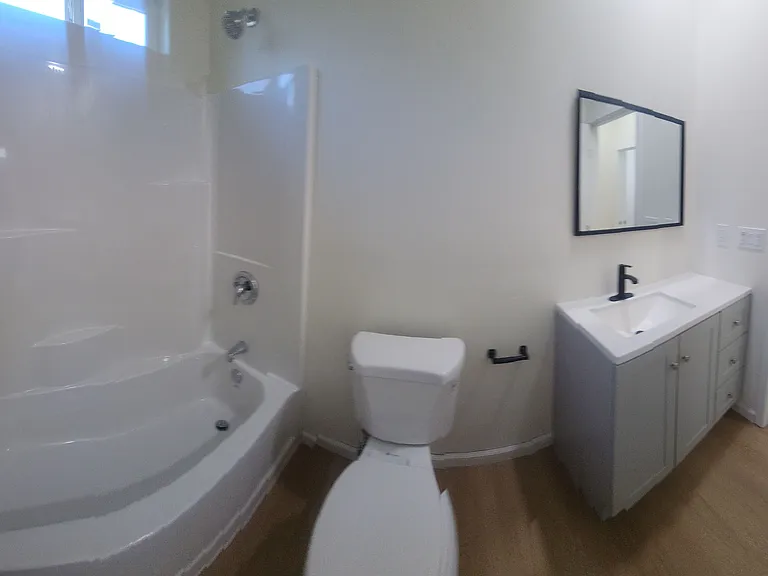 556 W Foothill Blvd — Photo 33