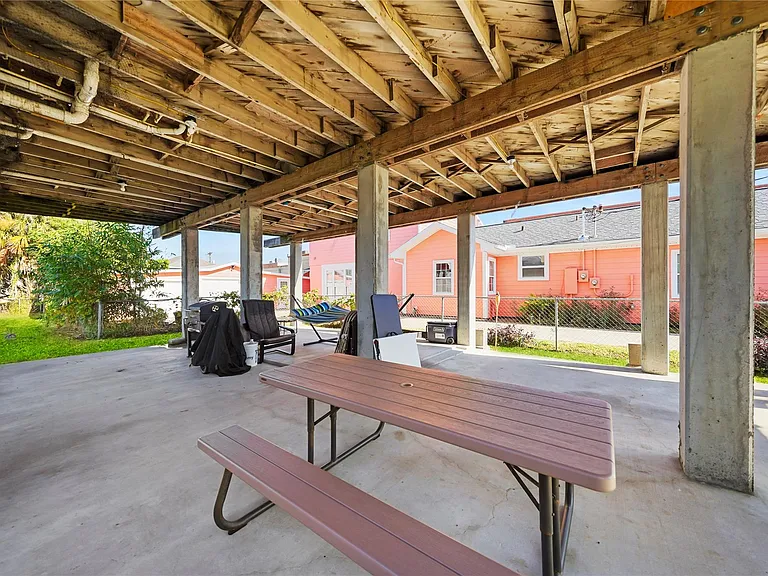 6120 Avenue Q 1/2 — Photo 23