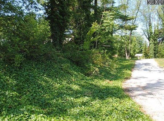 5th image of 1692 Meadowlane Dr SE