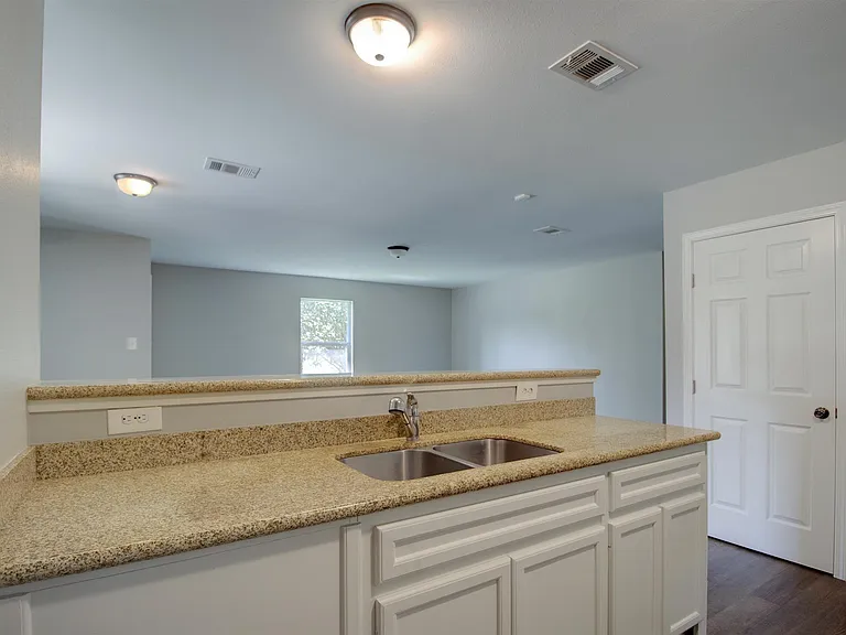 1022 Jeff St — Photo 10