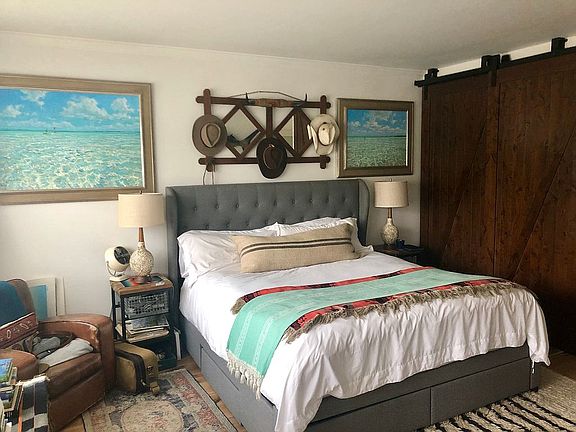 2nd image of 999 N Doheny Dr APT 1004
