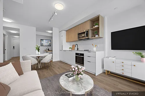 1185 Dupont St #515 Photo 1